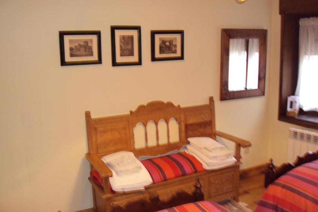 Artesano I Y III Guest House Navarredonda de Gredos Exterior photo