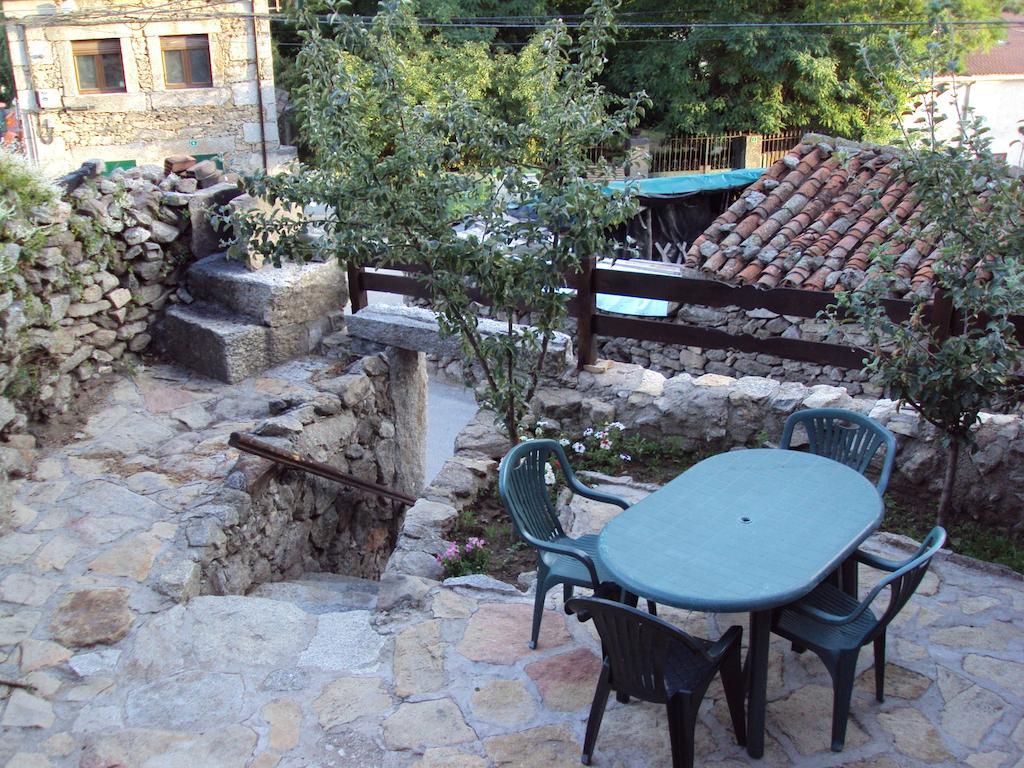 Artesano I Y III Guest House Navarredonda de Gredos Exterior photo