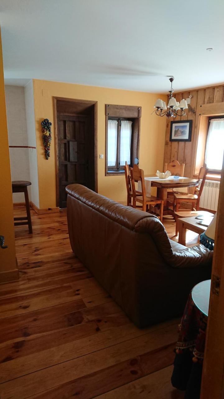 Artesano I Y III Guest House Navarredonda de Gredos Exterior photo